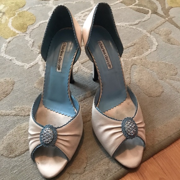 Charles David, pearl & blue color ladies shoes - Picture 1 of 8